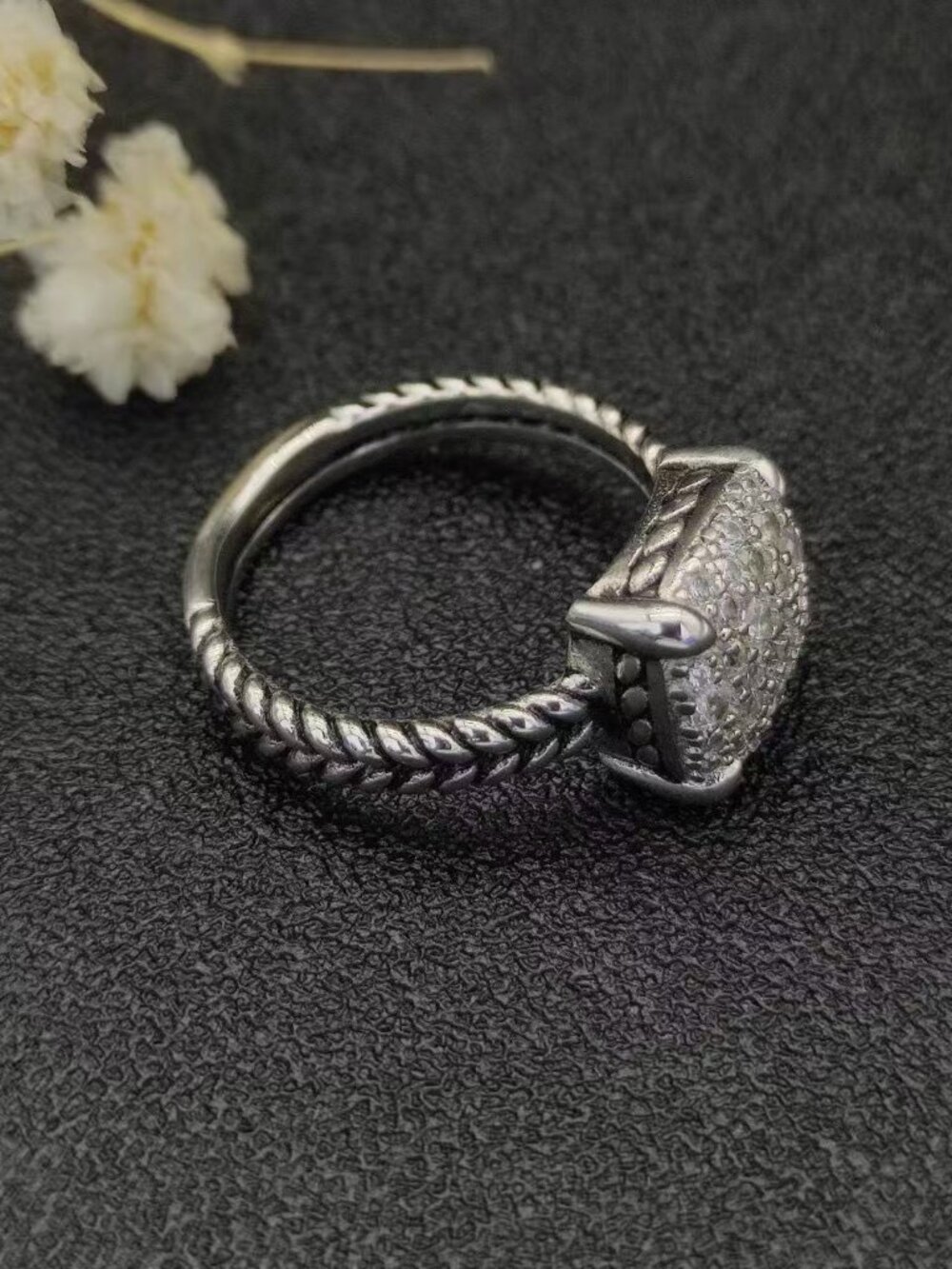 ✨David Yurman Ring✨ - Picture 9 of 10